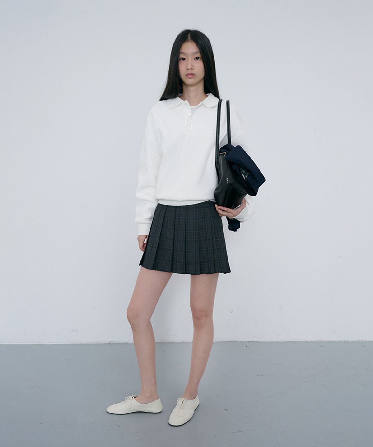 던스트(DUNST) UNISEX LEATHER LOGO COLLARED T-SHIRT_UDTS6C110_WHITE