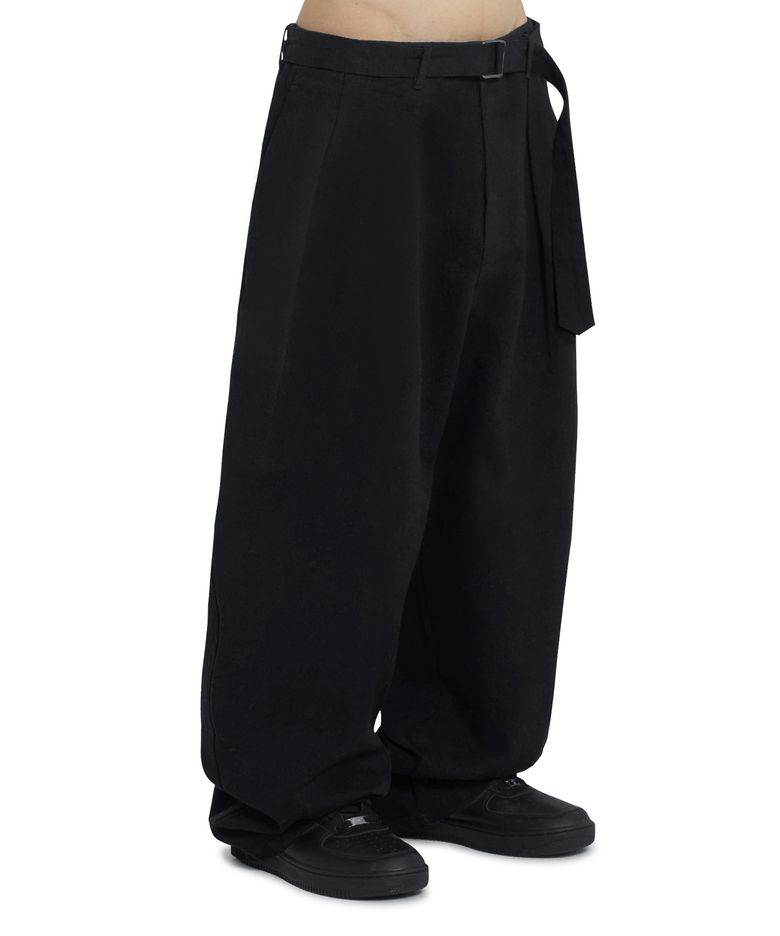 BELTED SIDE TWO TUCK WIDE PANTS - BLACK