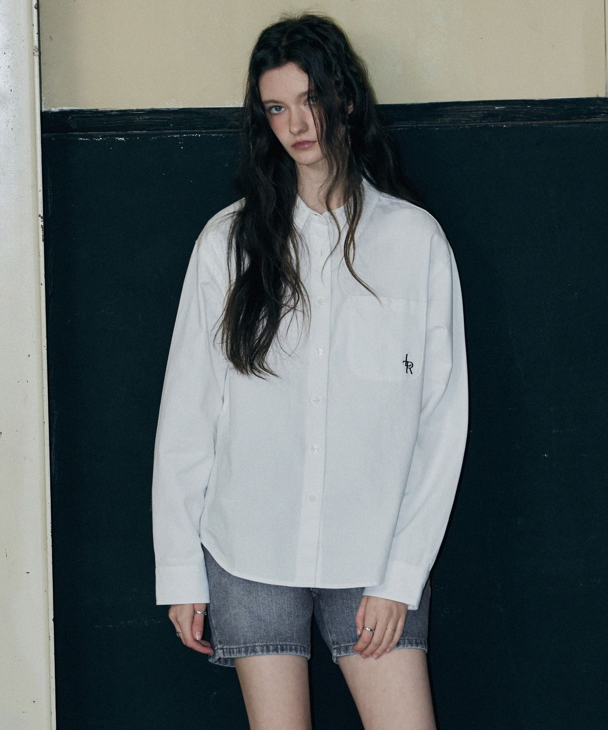 레더리(LEATHERY) 스몰 로고 옥스포드 셔츠 [WHITE]