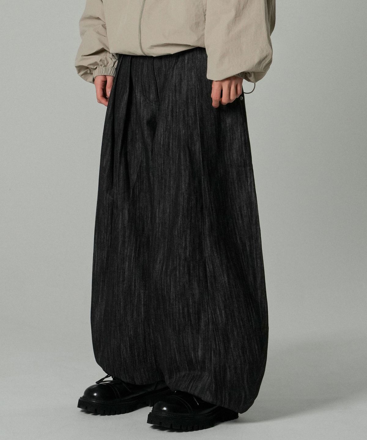 아이돈워너셀(IDWS) Aurora Denim Balloon Pants Black