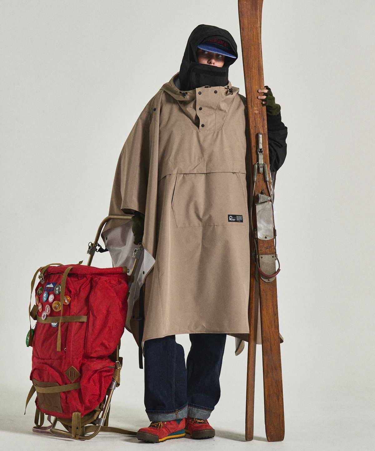 펜필드(PENFIELD) 레이어 패커블 판초 베이지_FR1WJ04U