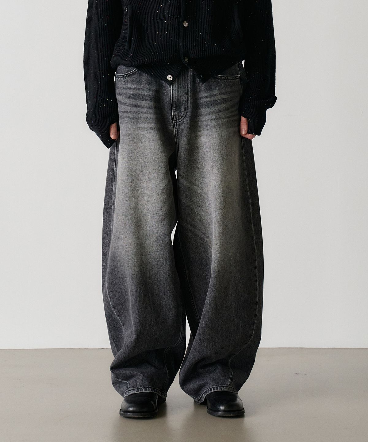 노운(NOUN) wide curved denim pants (black)