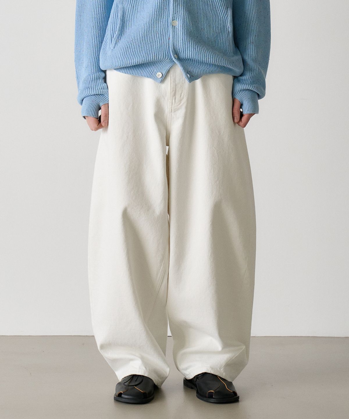 노운(NOUN) wide curved denim pants (white)
