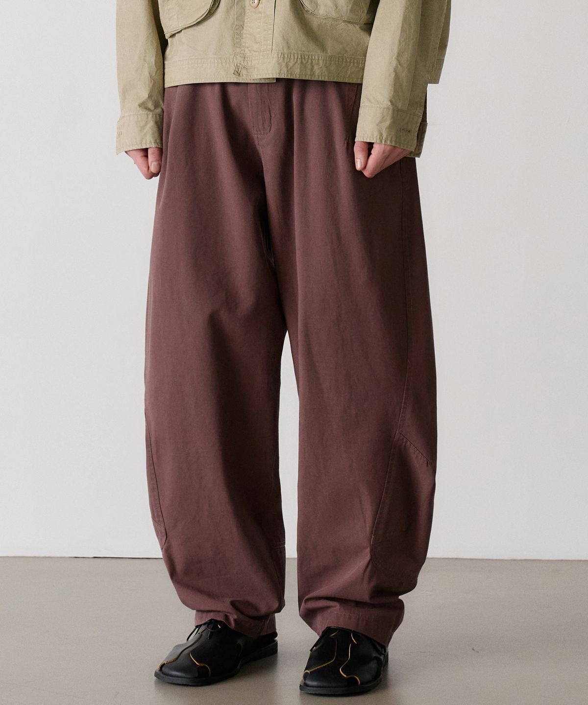 노운(NOUN) curved chino pants (burgundy)