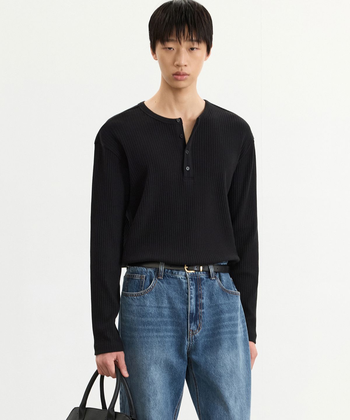티엔지티(TNGT) Ribbed Henley Neck T-Shirt (Black) TNTS5F100BK