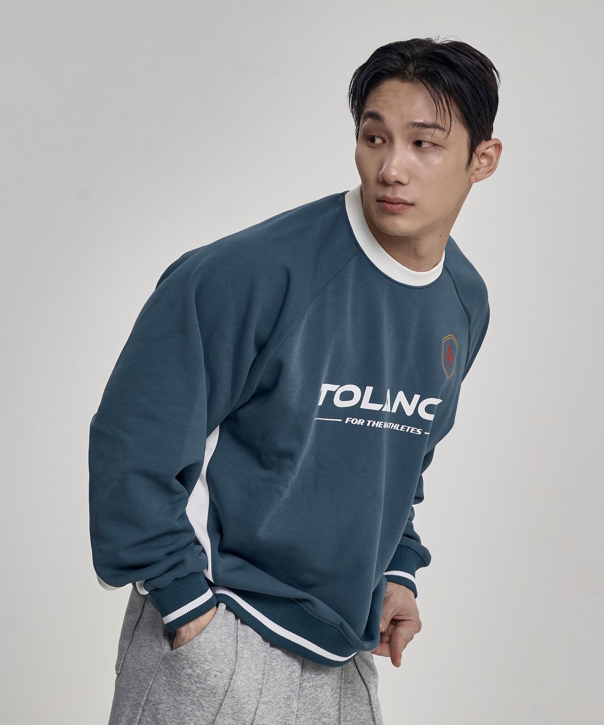 토런스(TOLANCE) 컬러블록 스웨트 맨투맨 - 3Color