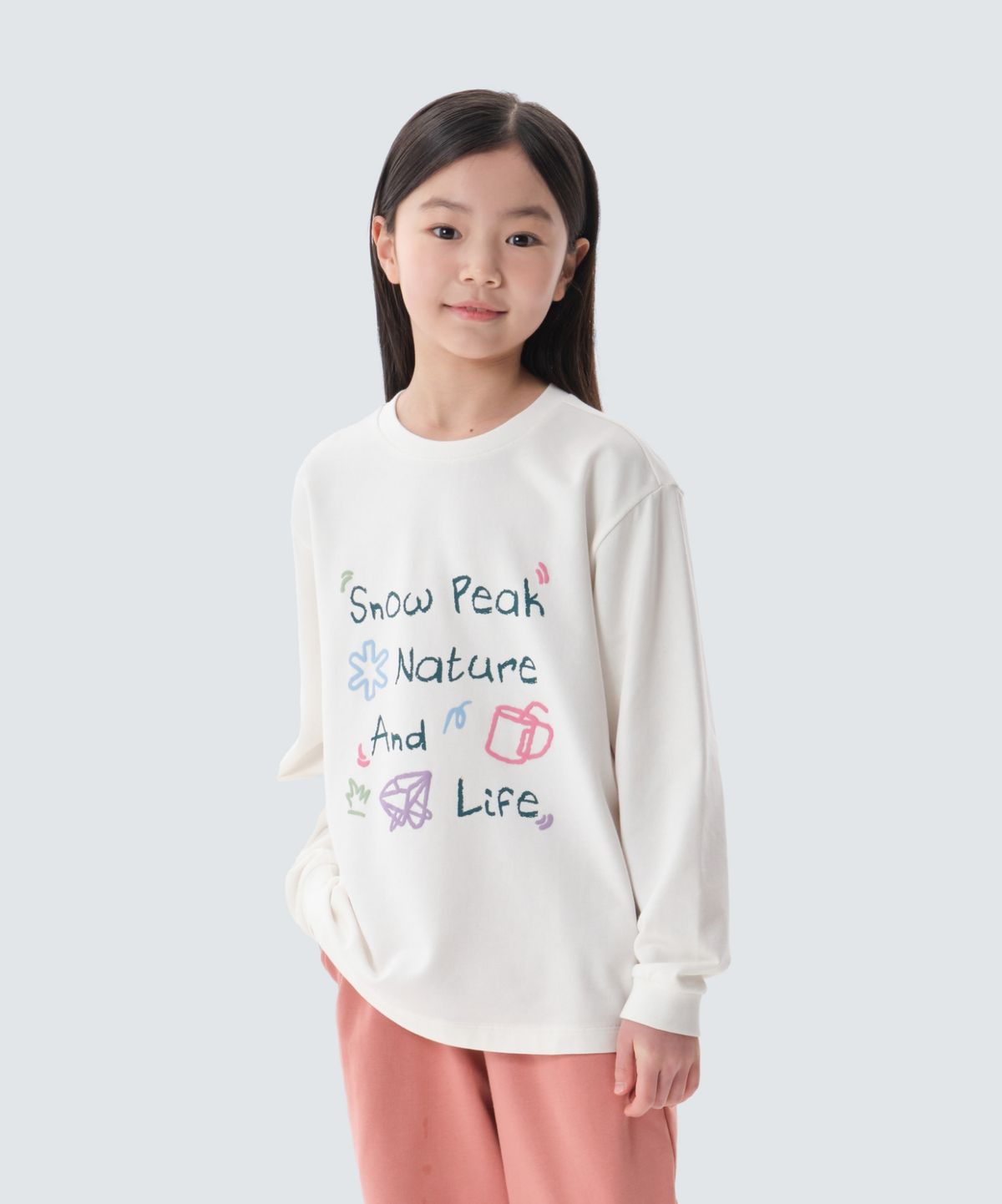스노우피크 어패럴 키즈(SNOWPEAK APPAREL KIDS) 키즈 두들 그래픽 긴팔 티셔츠 (S25SKFTL80) Off White