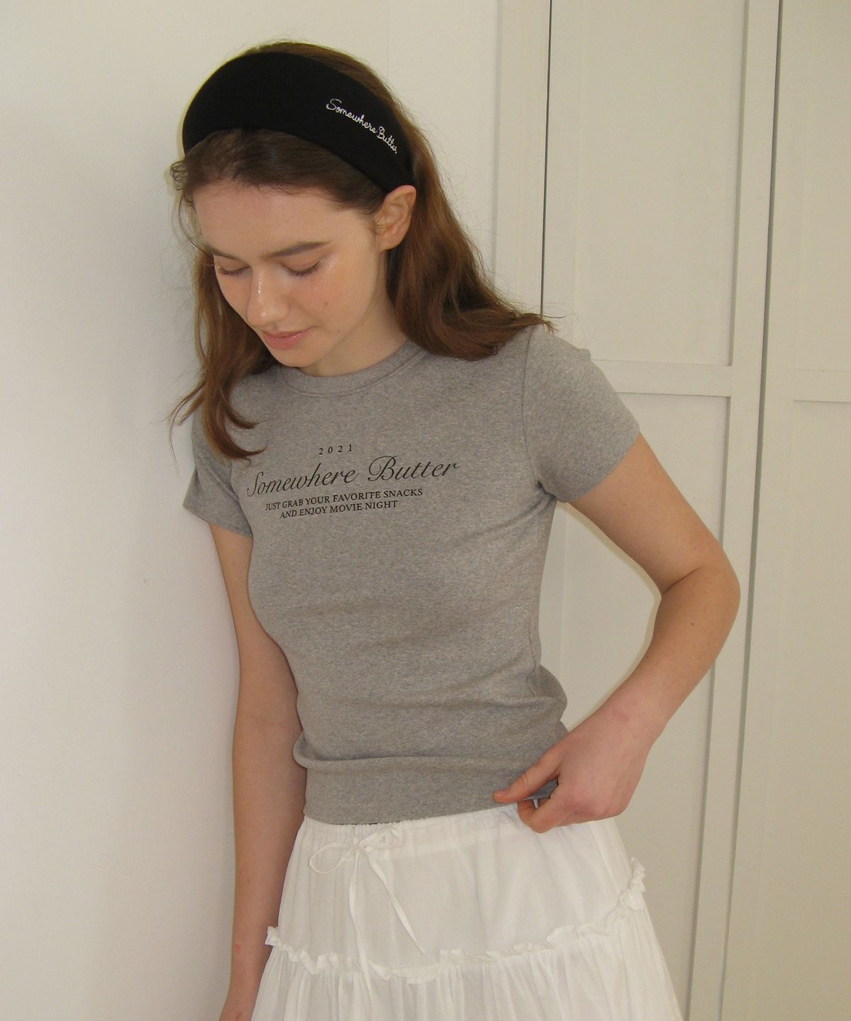 썸웨어버터(SOMEWHEREBUTTER) Snack Logo Crop Top - Grey
