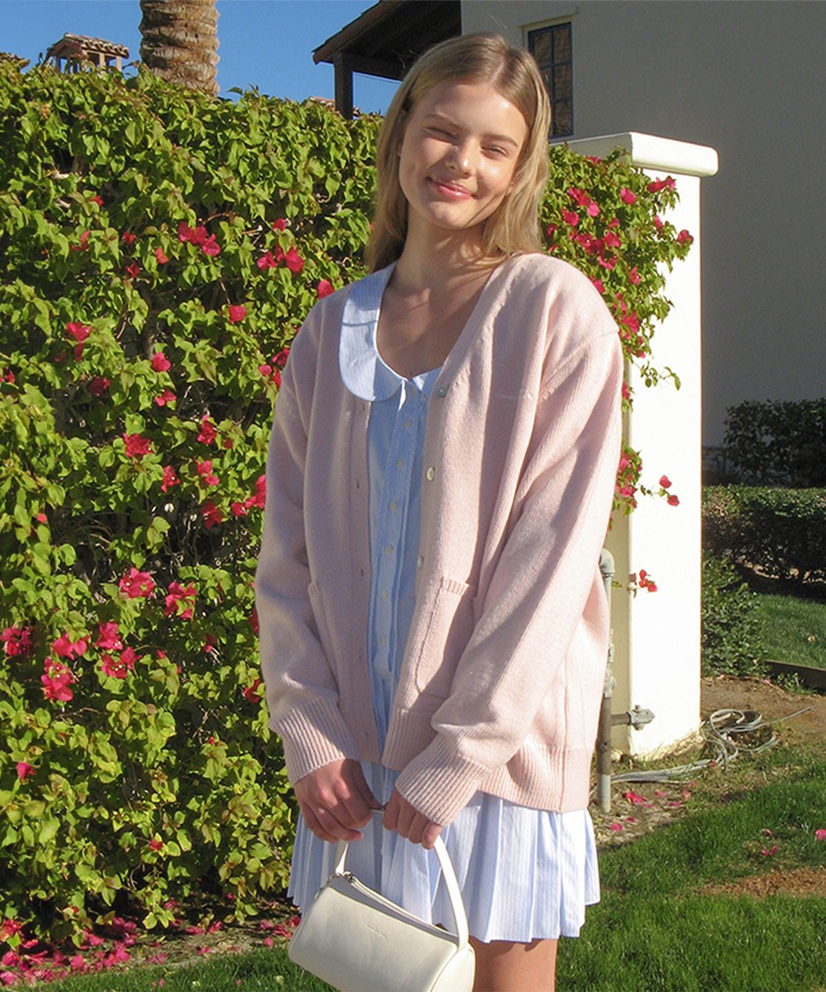 썸웨어버터(SOMEWHEREBUTTER) Camilla V-Neck Cardigan - Pink