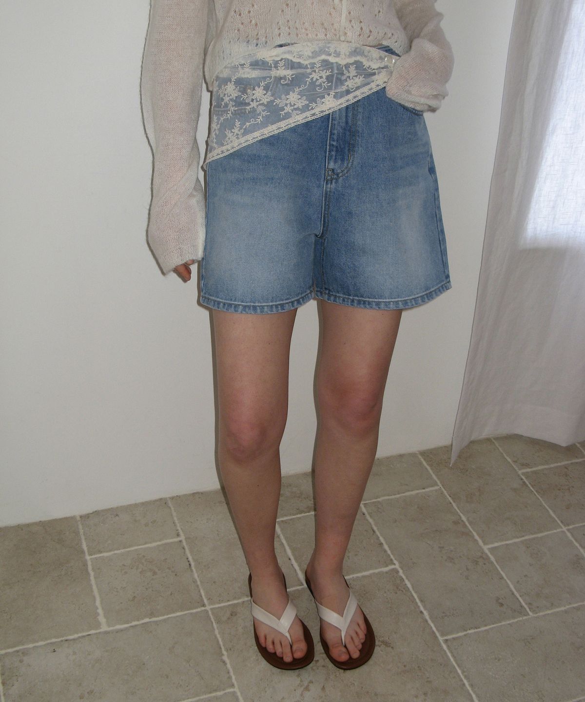 썸웨어버터(SOMEWHEREBUTTER) Washing Half Denim Pants - Middle Blue