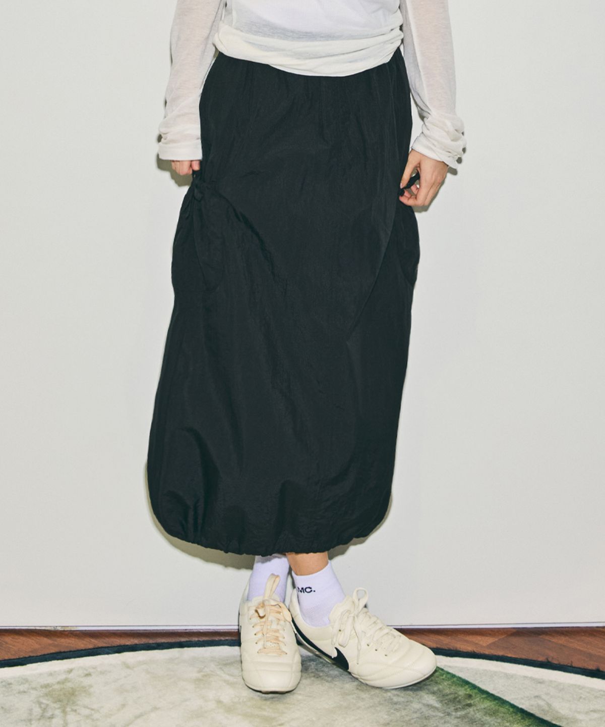 엘엠씨(LMC) WM RIBBON NYLON LONG SKIRT black