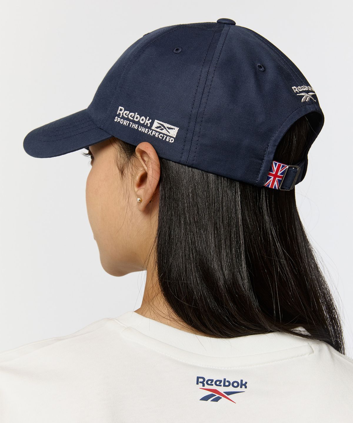 리복(REEBOK) 싱글 벡터 로고 볼캡 - 네이비