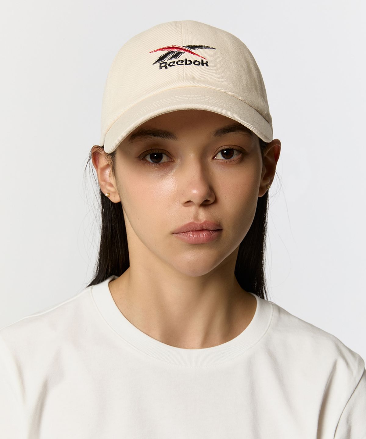 리복(REEBOK) 벡터 로고 볼캡 - 오프 화이트