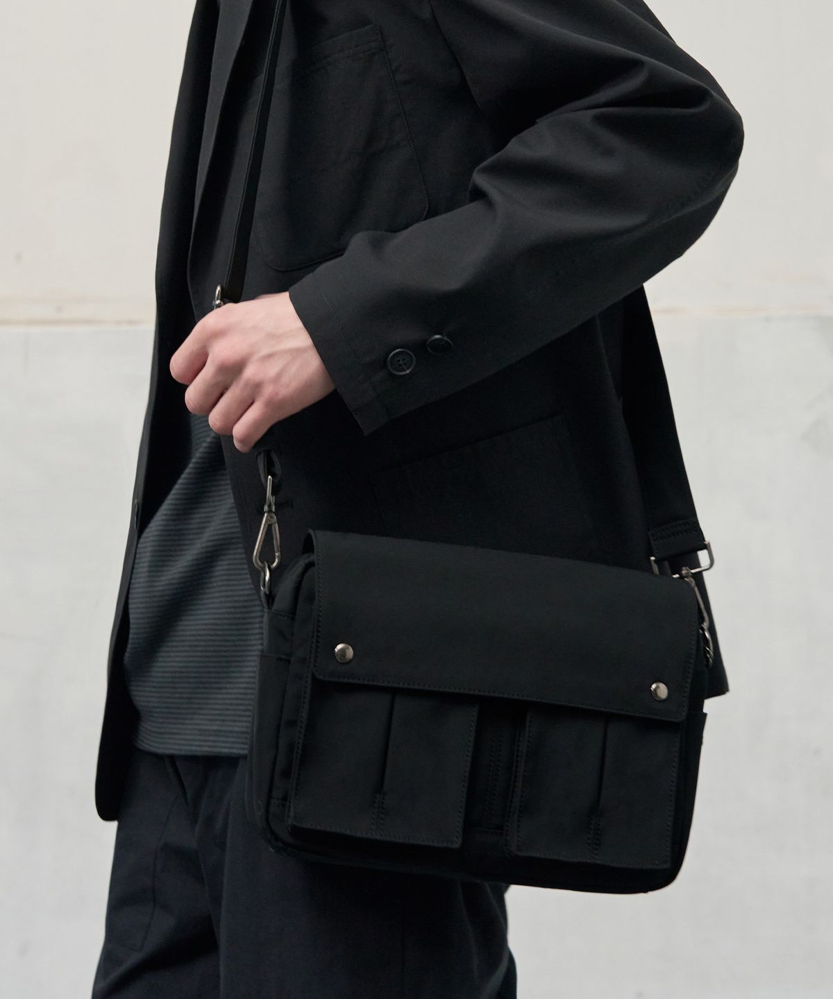 드로우핏(DRAW FIT) 앰플 크로스 카메라백 [BLACK]