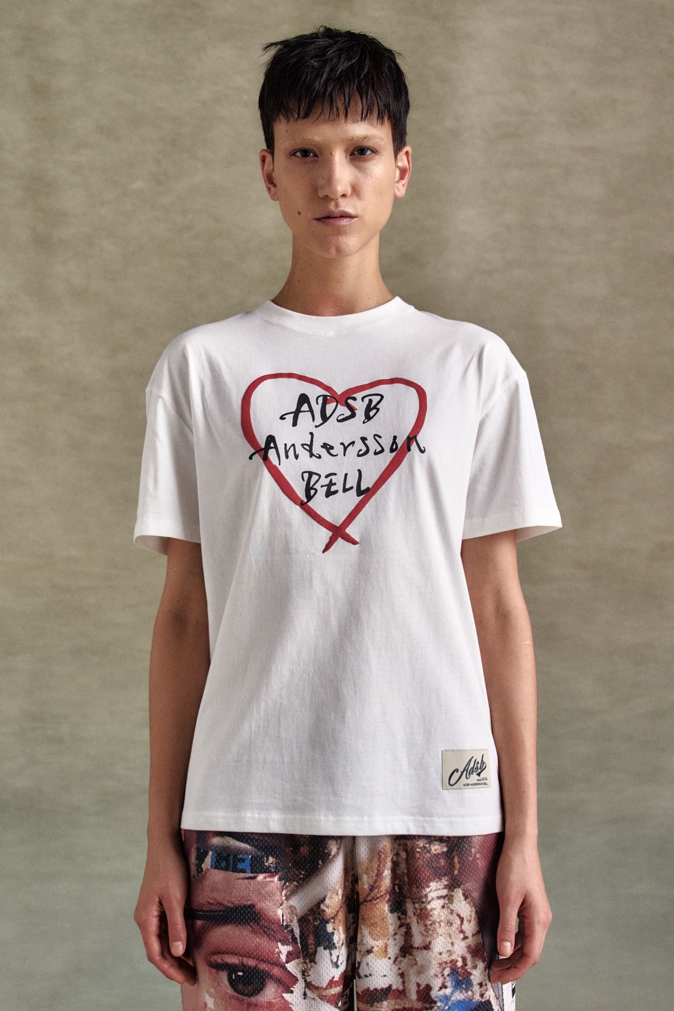 [ANDERSSON BELL] UNISEX HEART KELLY LOGO T-SHIRTS ☆送料込☆ White Heart Kelly Logo T-shirt by Andersson Bell on Sale