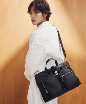Hey Double Pocket Tote M (헤이 더블 포켓 토트 미듐) Black