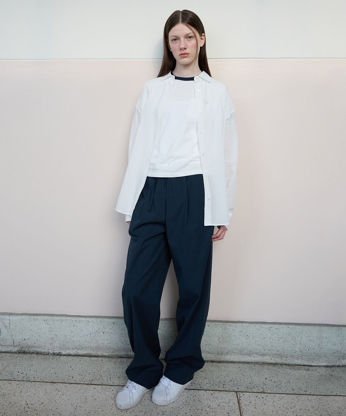 튜드먼트(TTUDEMENT) RELAXED STRING PANTS NAVY