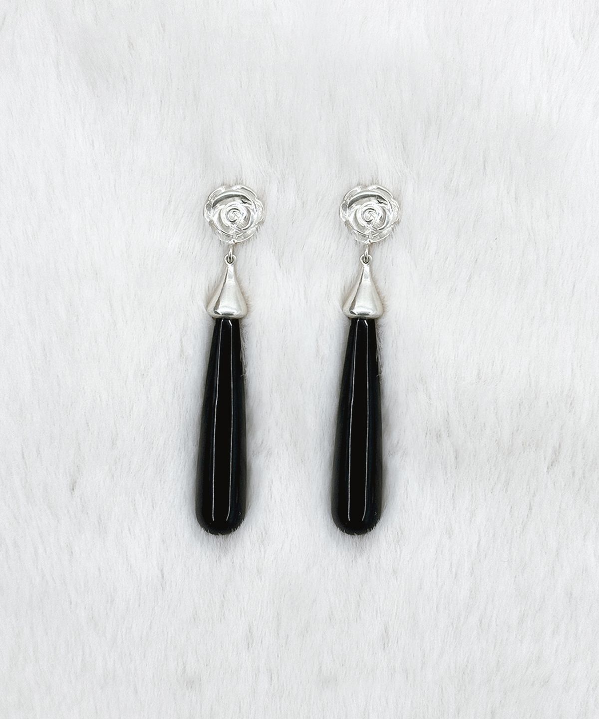 마르타(MARTA) 925silver. Rose earring_onyx