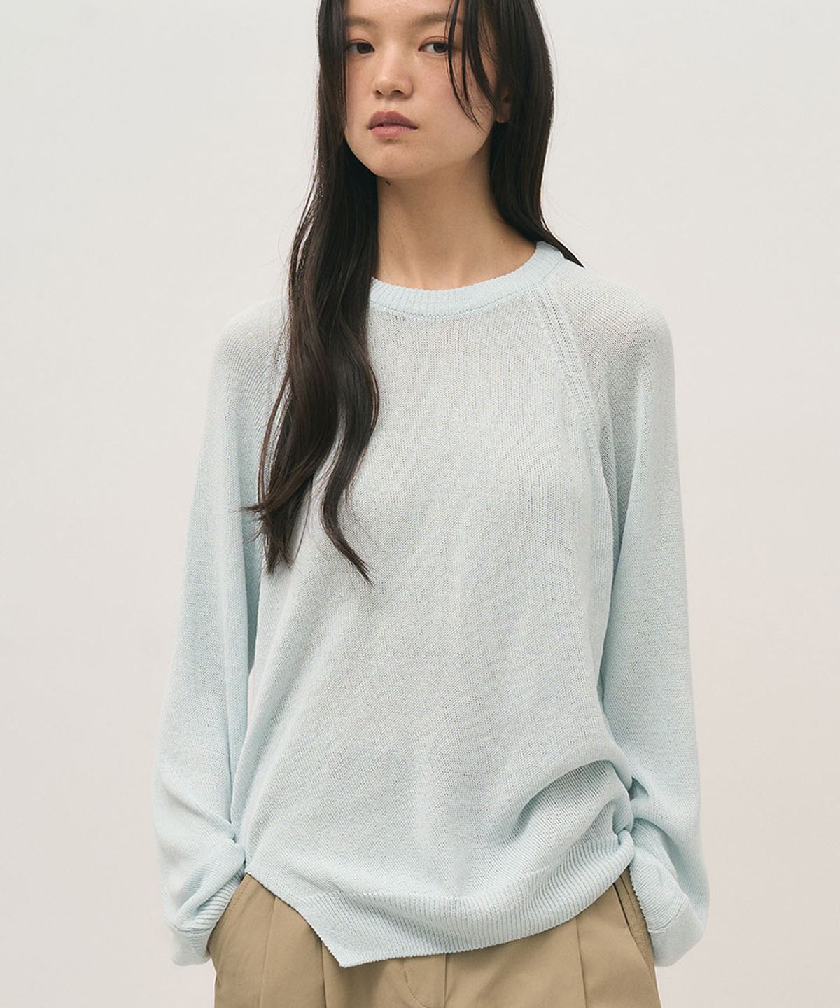 러프사이드 화이트라벨(ROUGH SIDE WHITE LABEL) Twist Raglan Knit Ice Blue