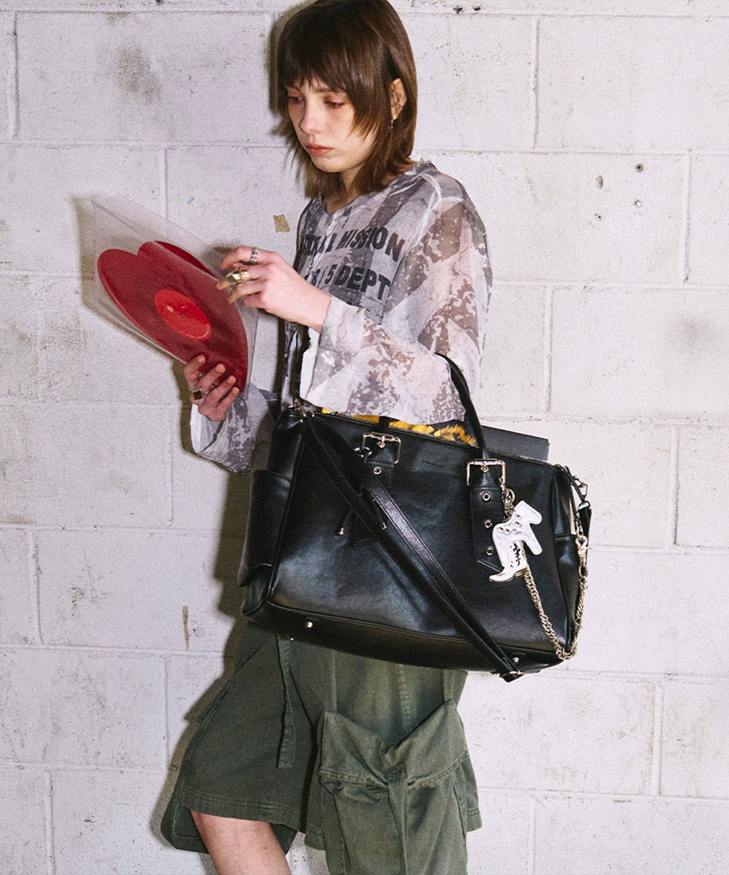 ☆SAND MUSEUM☆ ROVER TOTE BAG Crack Black SM2A0002 MUSINSA | SAND MUSEUM ROVER TOTE BAG [Black]