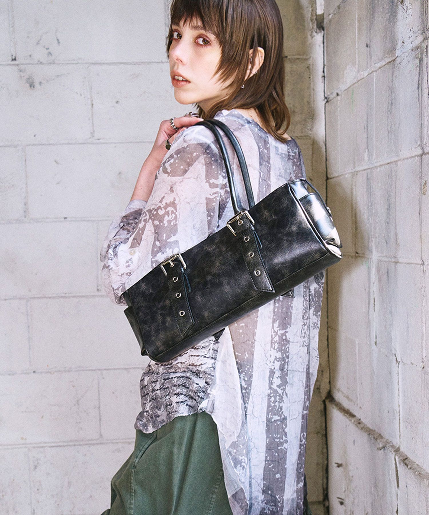 ☆SAND MUSEUM☆ ROVER SHOULDER BAG Ivory SM2A0008 Designer fashion, Seoul-fully created | W Concept