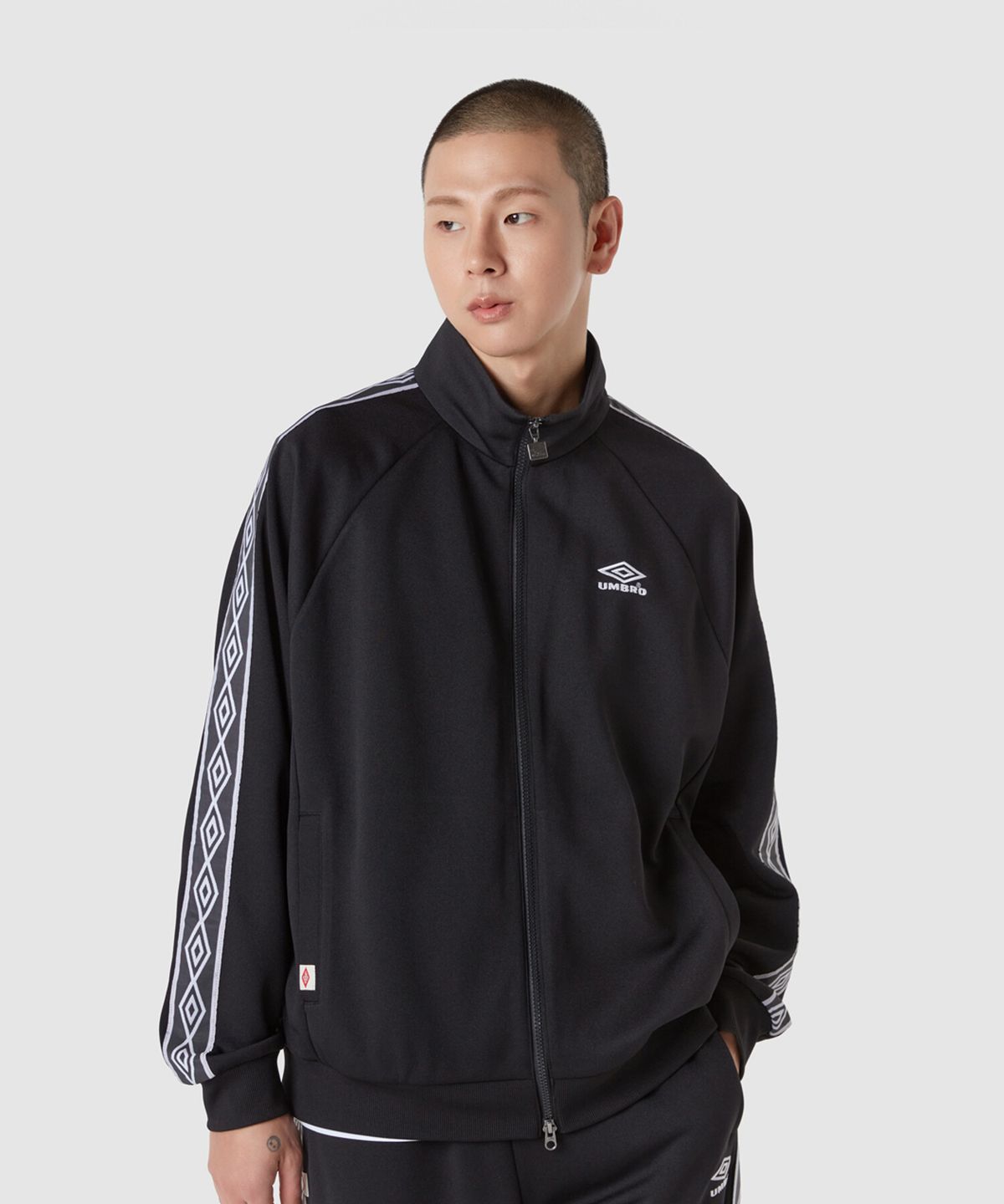 엄브로(UMBRO) HBL 사이드 다이아 트랙 자켓 블랙(UQ123CFT21)