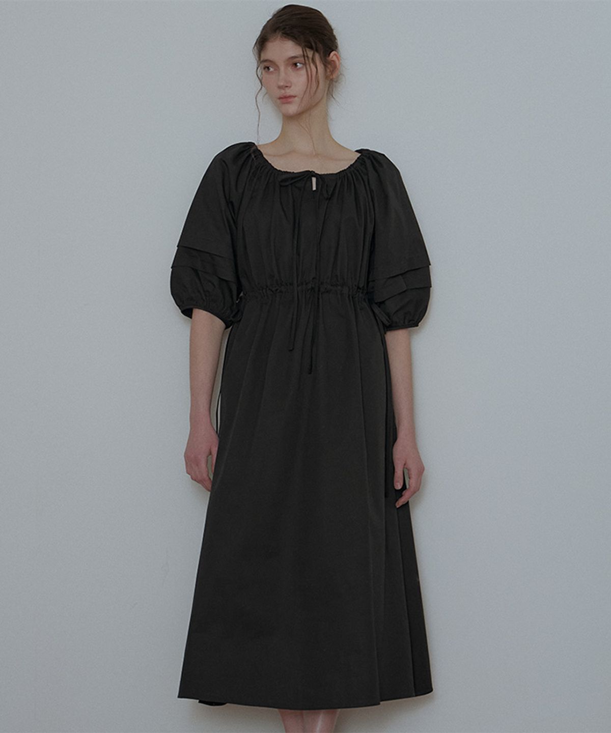 드헤베(DEHEVE) Ribbon Shirring Puff Long Dress [Black]
