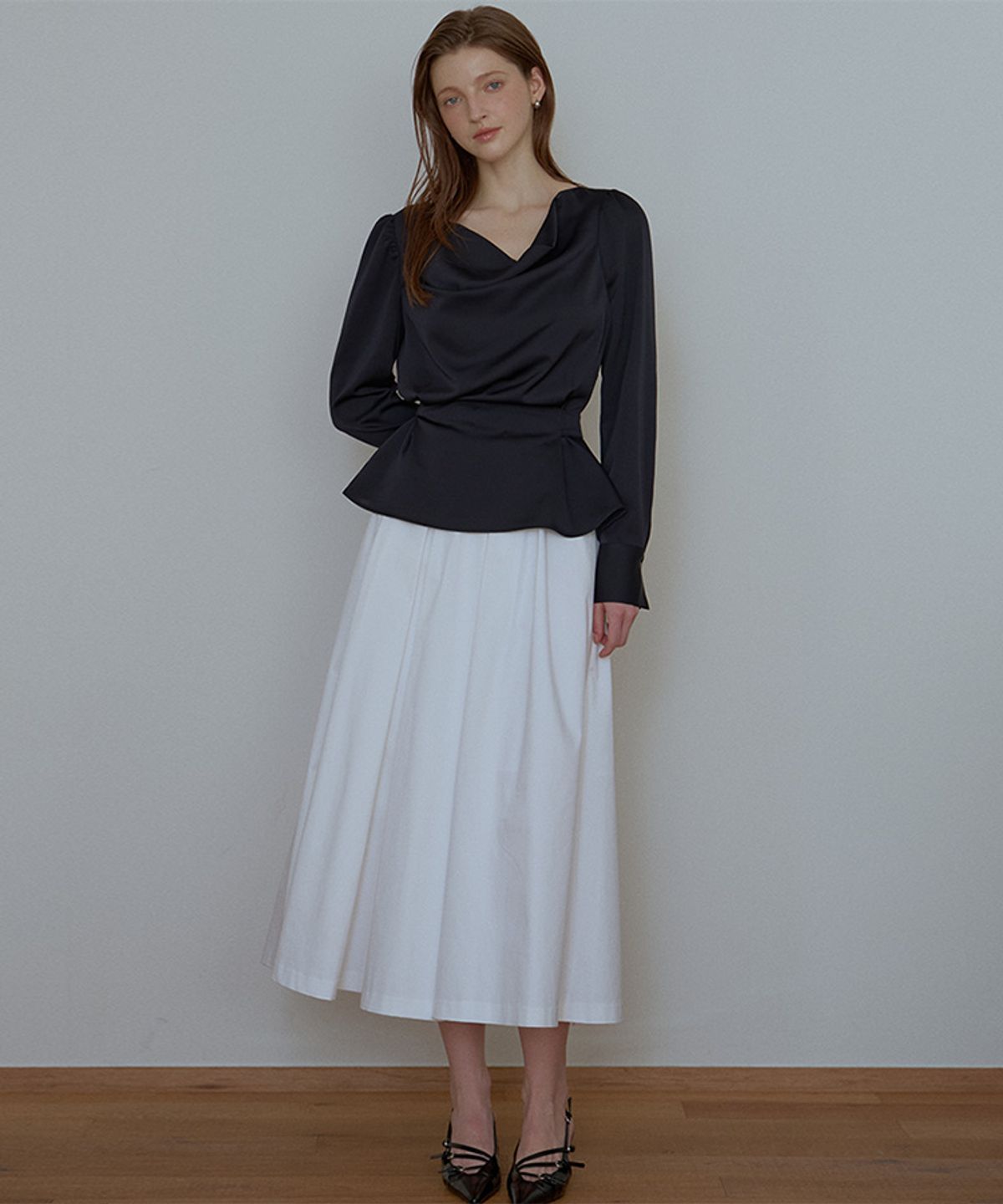 드헤베(DEHEVE) Satin Pleats Long Skirt [Ivory]