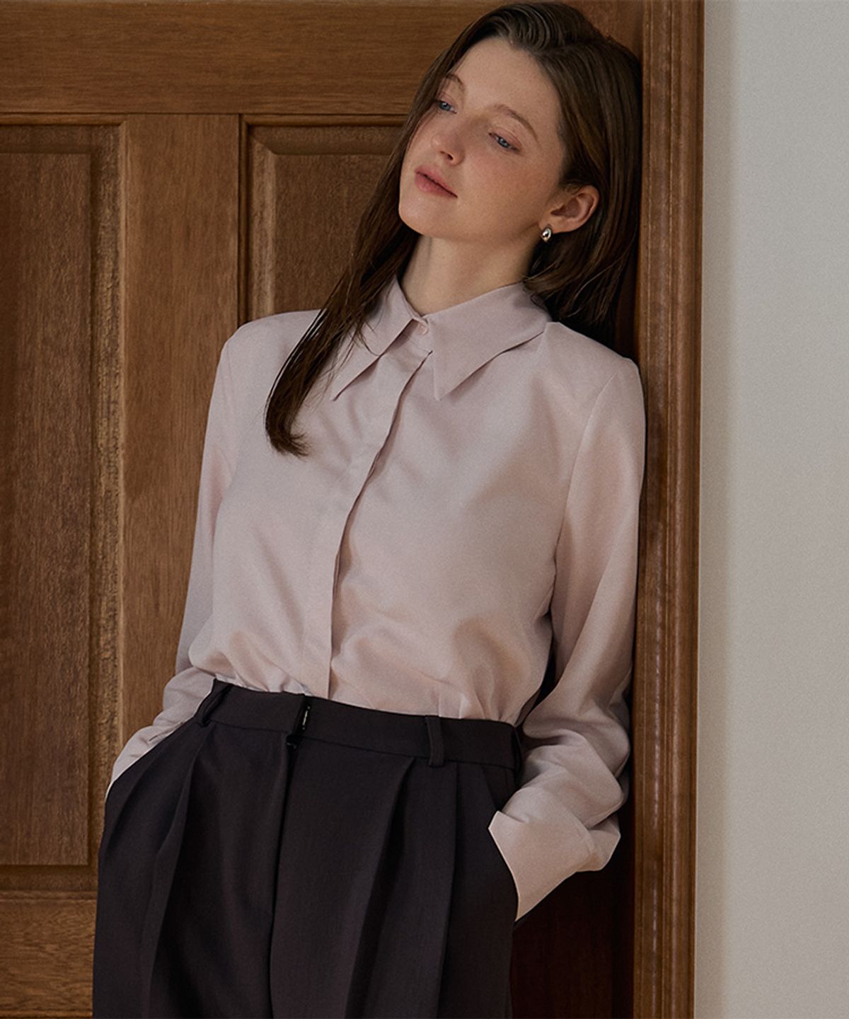 드헤베(DEHEVE) Classic Spread Collar Blouse [Pink]