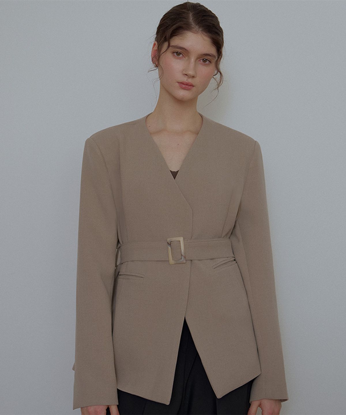 드헤베(DEHEVE) V-neck Belt Jacket [Beige]