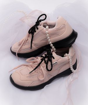 디어 스니커즈(5XM02418H651)