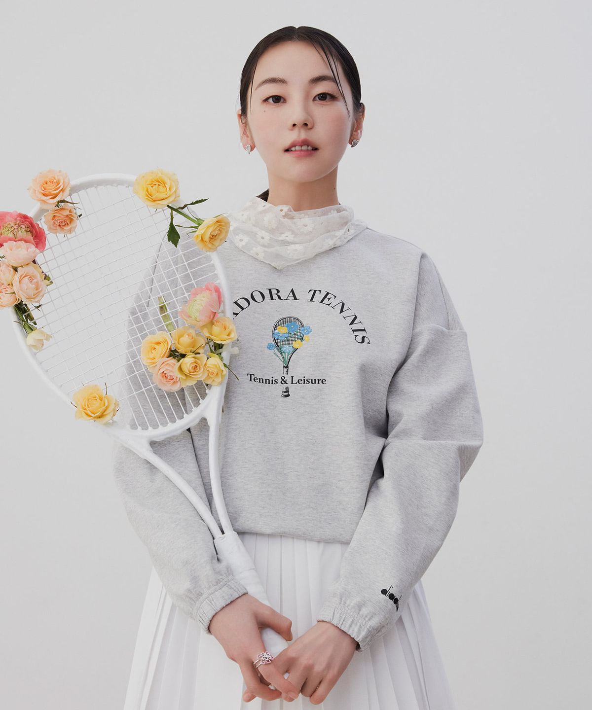 디아도라(diadora) 블루밍 맨투맨 우먼 GREY