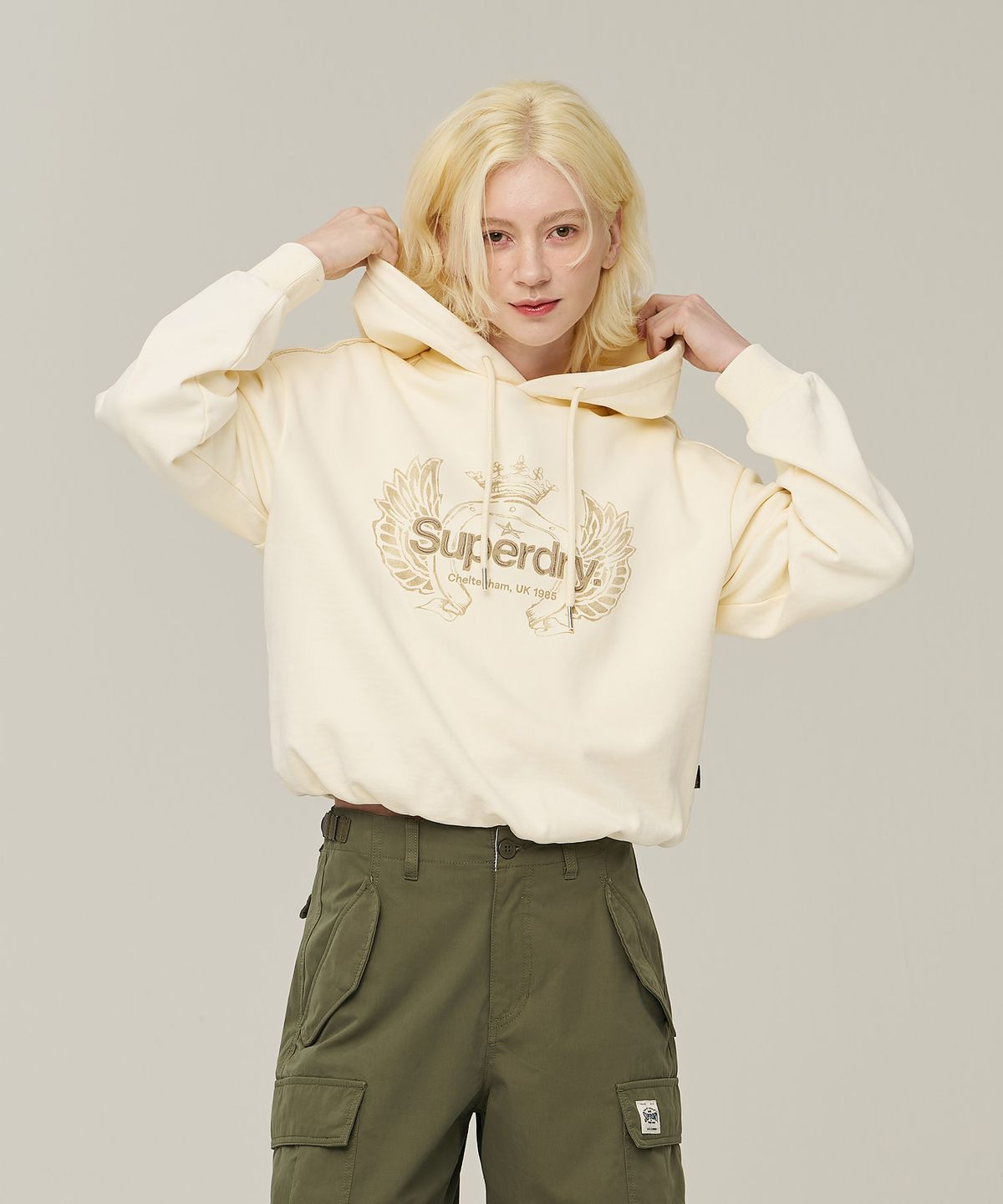 슈퍼드라이(SUPERDRY) W 빈티지 워시드 크롭 후드 크림