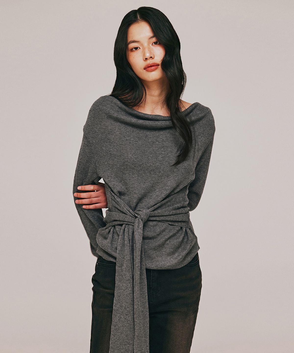 탑걸(TOPGIRL) COWL NECK TIED UP WAIST KNIT TOP_T513TP104