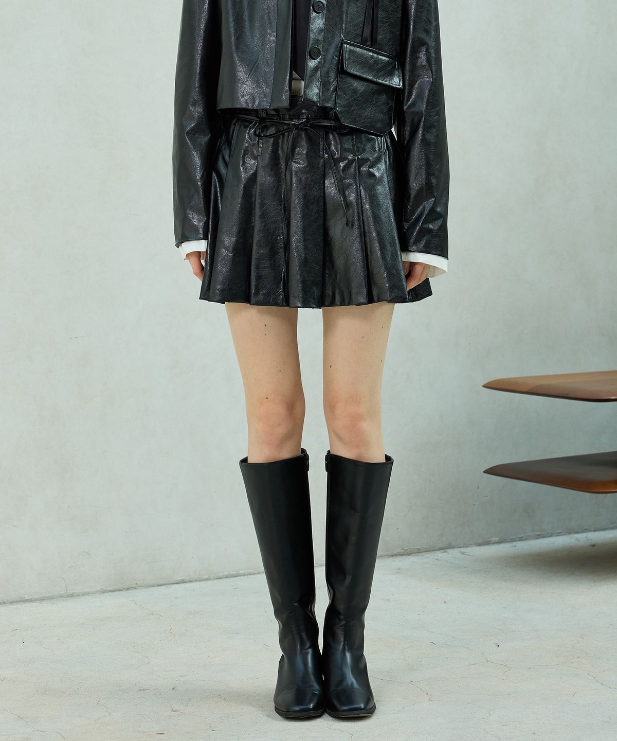 아리킴(ARIKIM) MOLLY LEATHER PLEATS SKIRT PANTS / BLACK