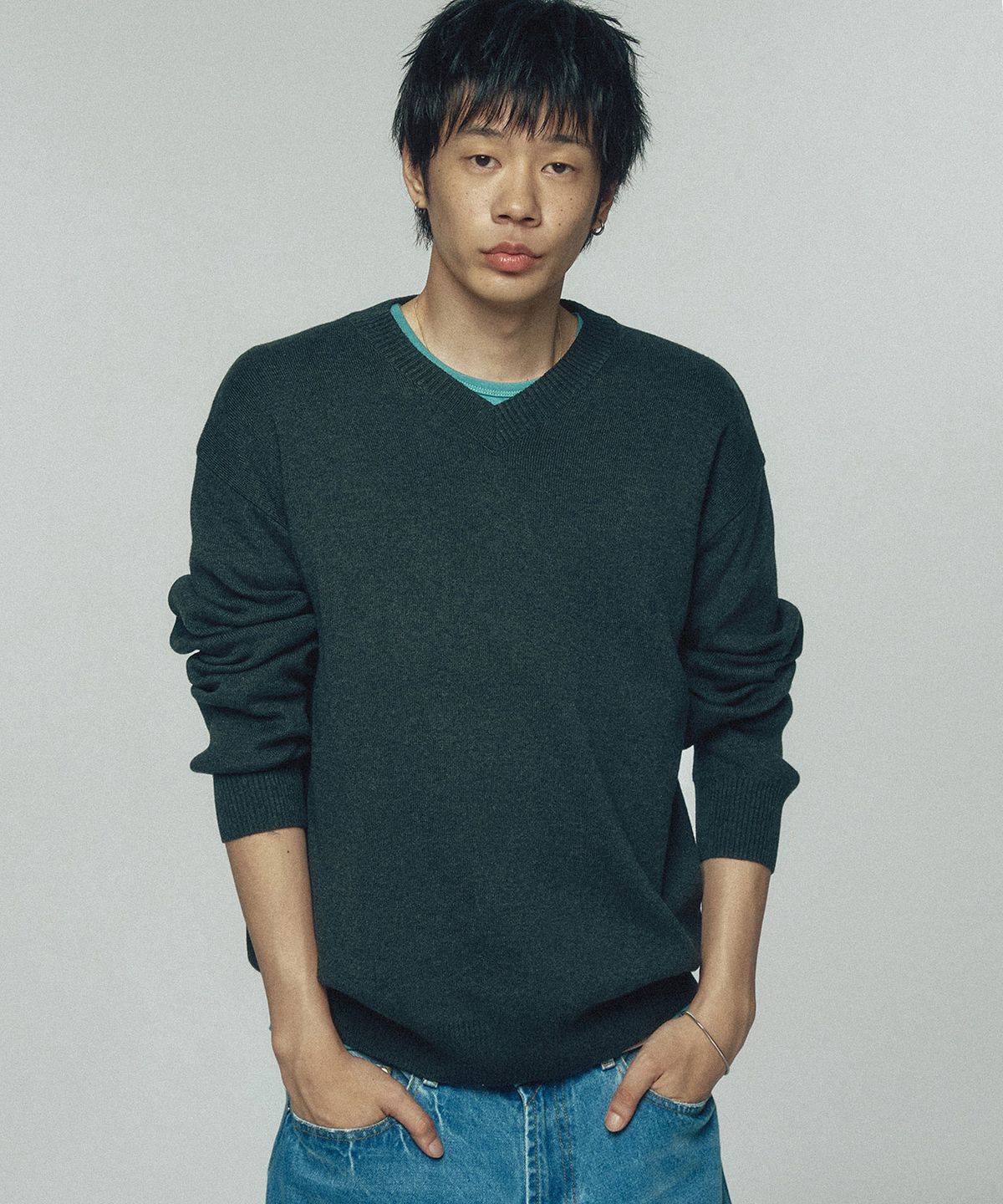 르아르(LEIRE) 퓨어 코튼 브이넥 니트 [차콜]