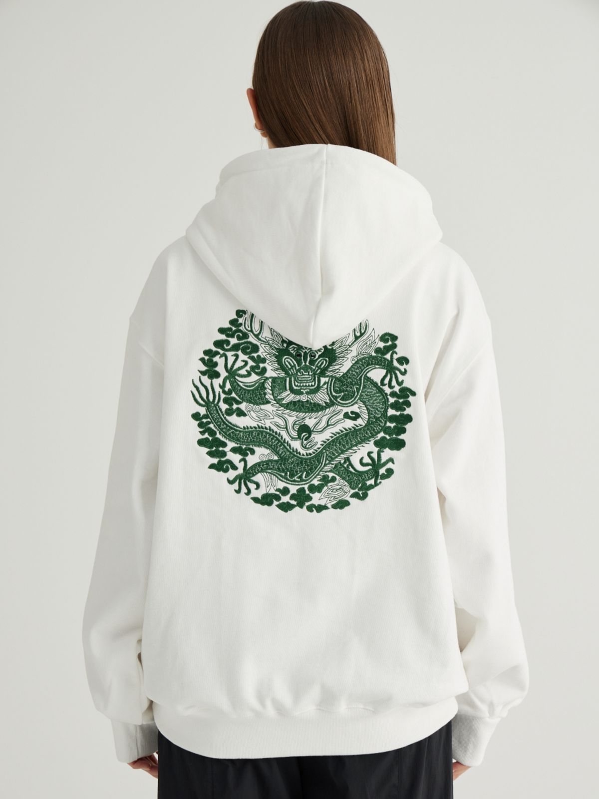 칠 하나 투 구육(71TO96) Traditional embroidery Hoodie (white)