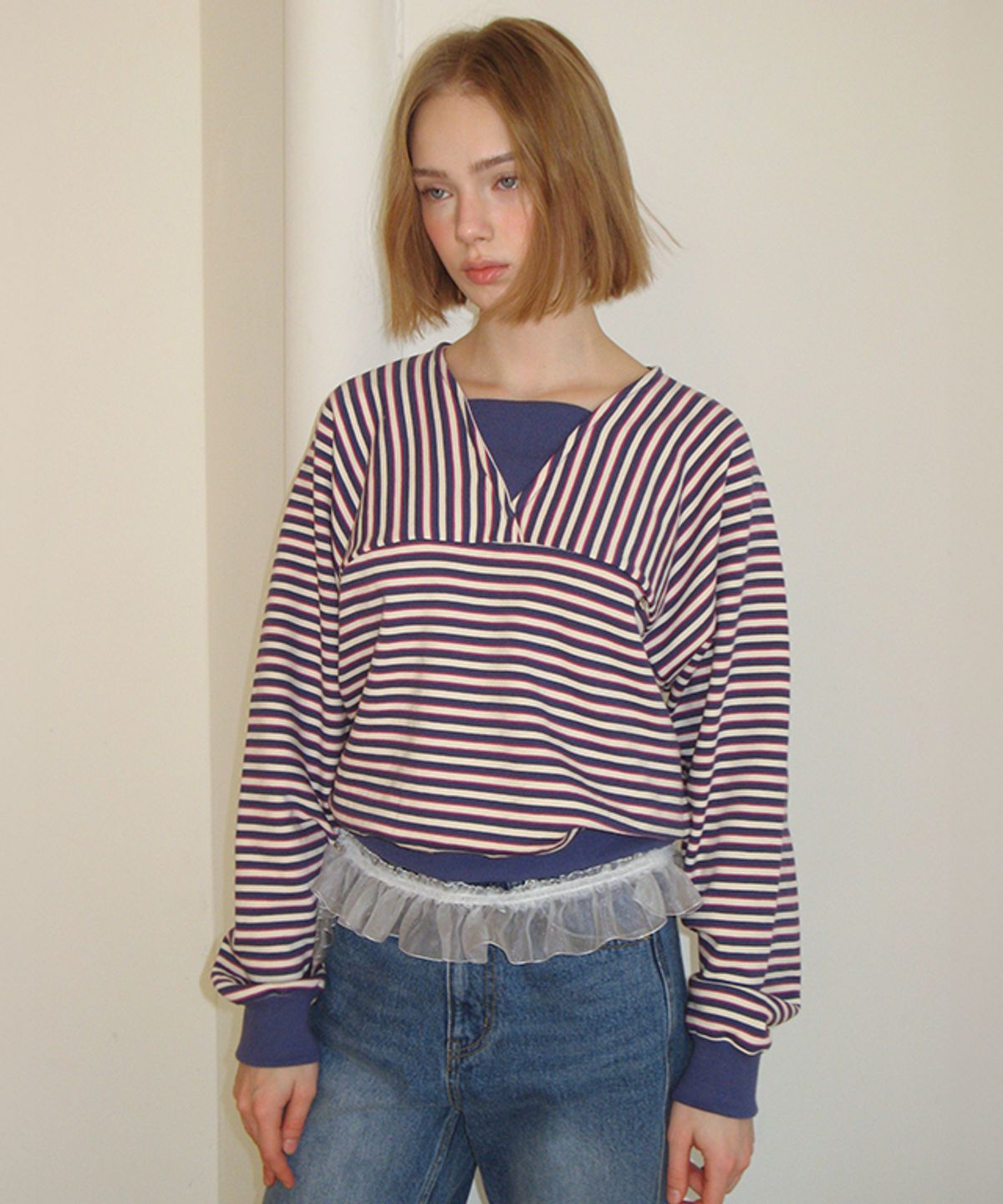 론론(RONRON) PENDANT V NECK STRIPE SWEATSHIRT BLUE