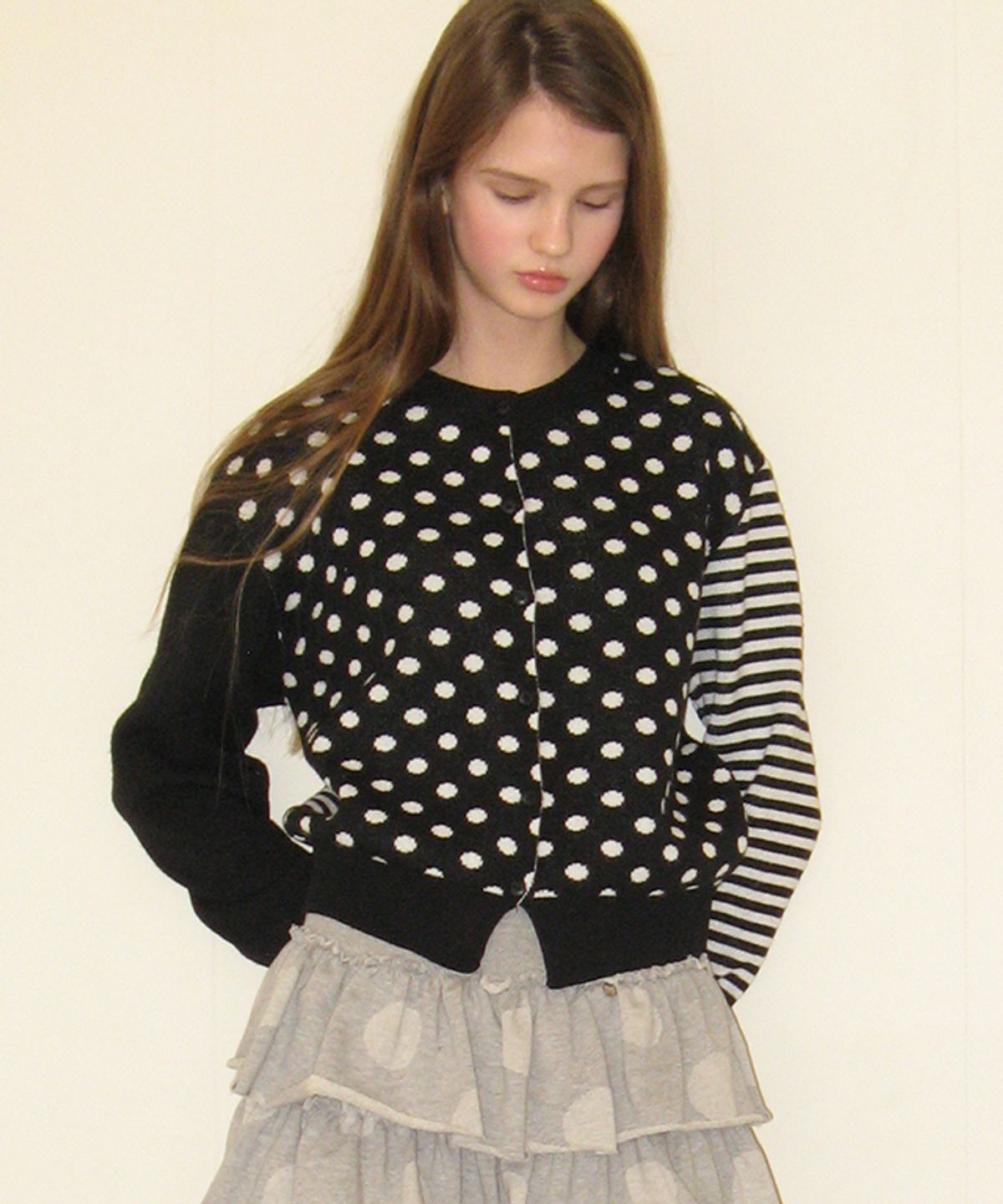 론론(RONRON) BACK STRIPE DOT KNIT CARDIGAN BLACK