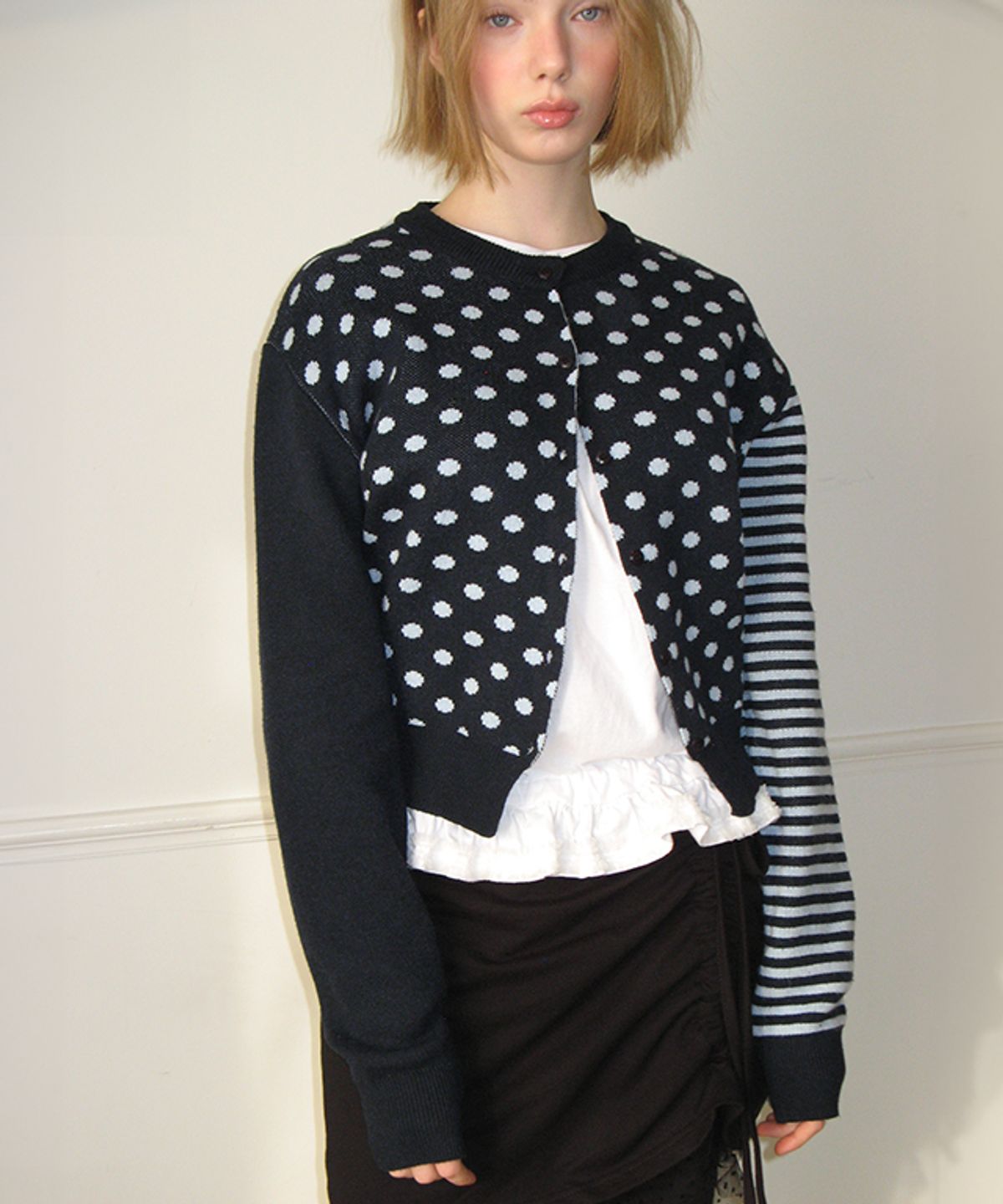 론론(RONRON) BACK STRIPE DOT KNIT CARDIGAN NAVY