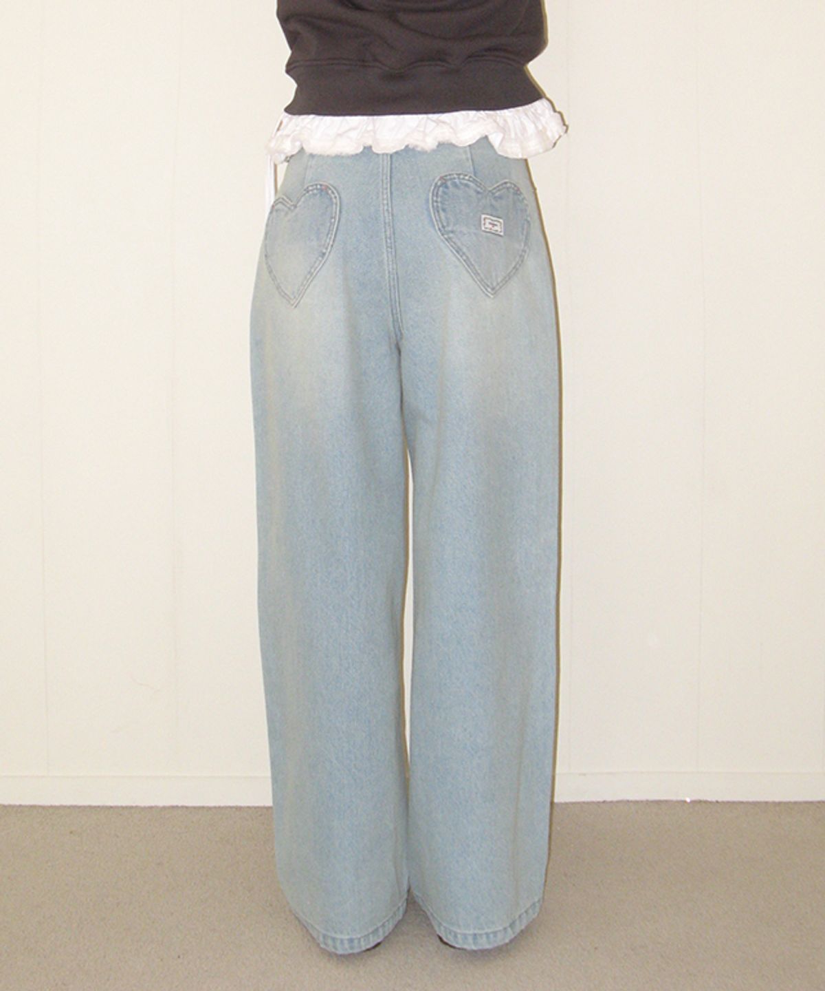 론론(RONRON) BACK HEART STITCH POCKET DENIM PANTS LIGHT BLUE