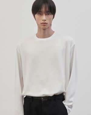 레스티드 세미 오버핏 라운드넥 니트 [화이트]