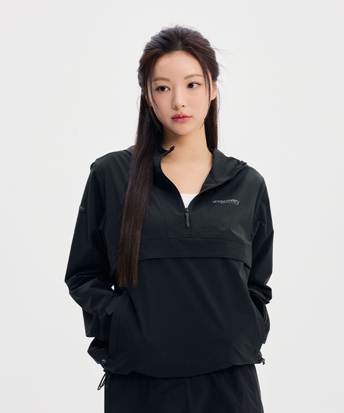 디스커버리 익스페디션(DISCOVERY EXPEDITION) 프레시벤트 여성 폴튼 경량 트레이닝 아노락 (BLACK)