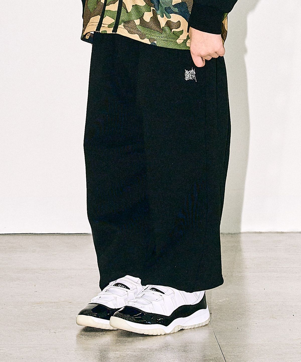 브라운브레스 키즈(BROWNBREATH KIDS) KIDS TAG SWEAT PANTS - BLACK