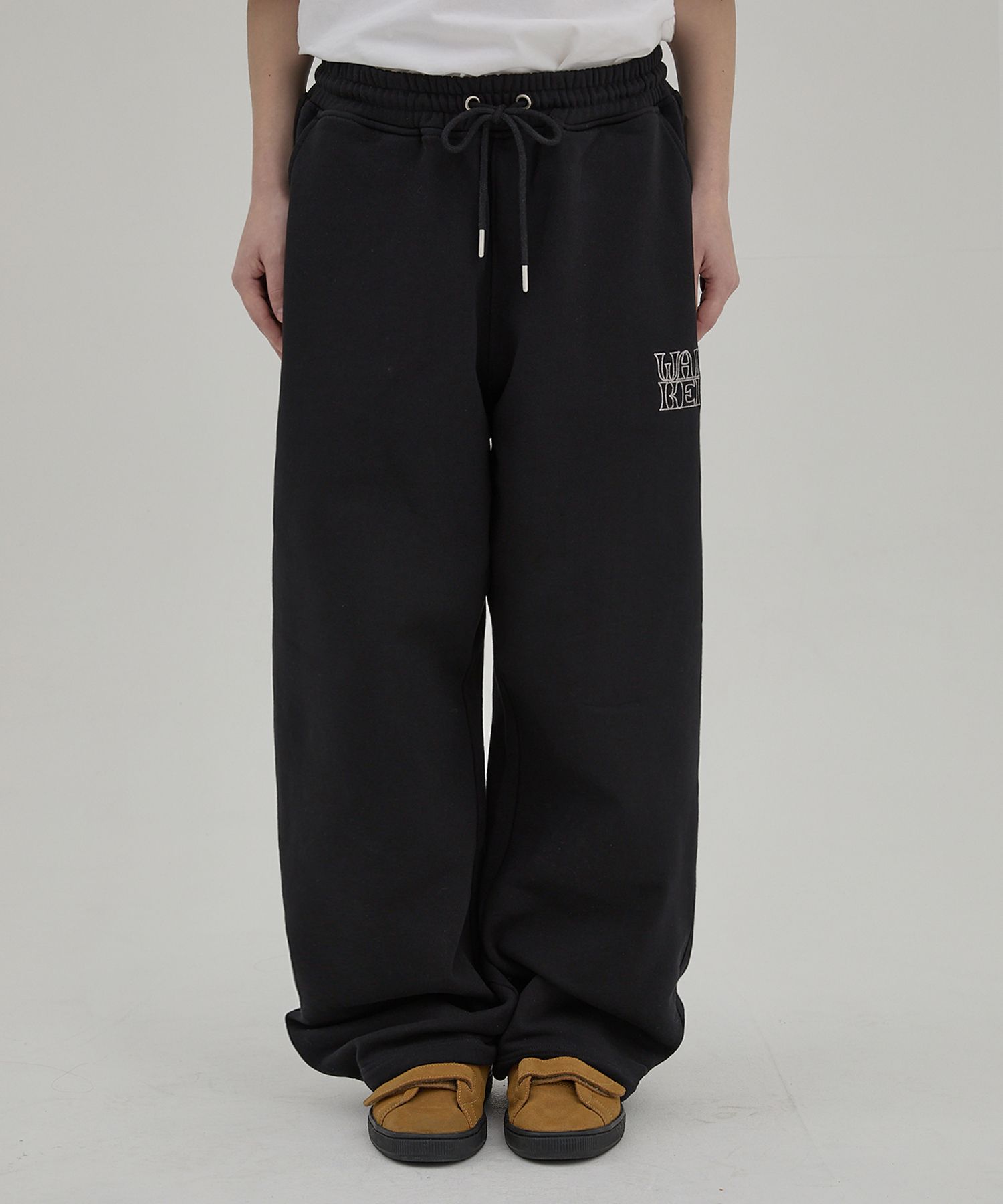 ★Wai Kei★ Logo embroidered sweatpants black YKBE01PT06-3 MUSINSA | WAI KEI Logo embroidered sweatpants black