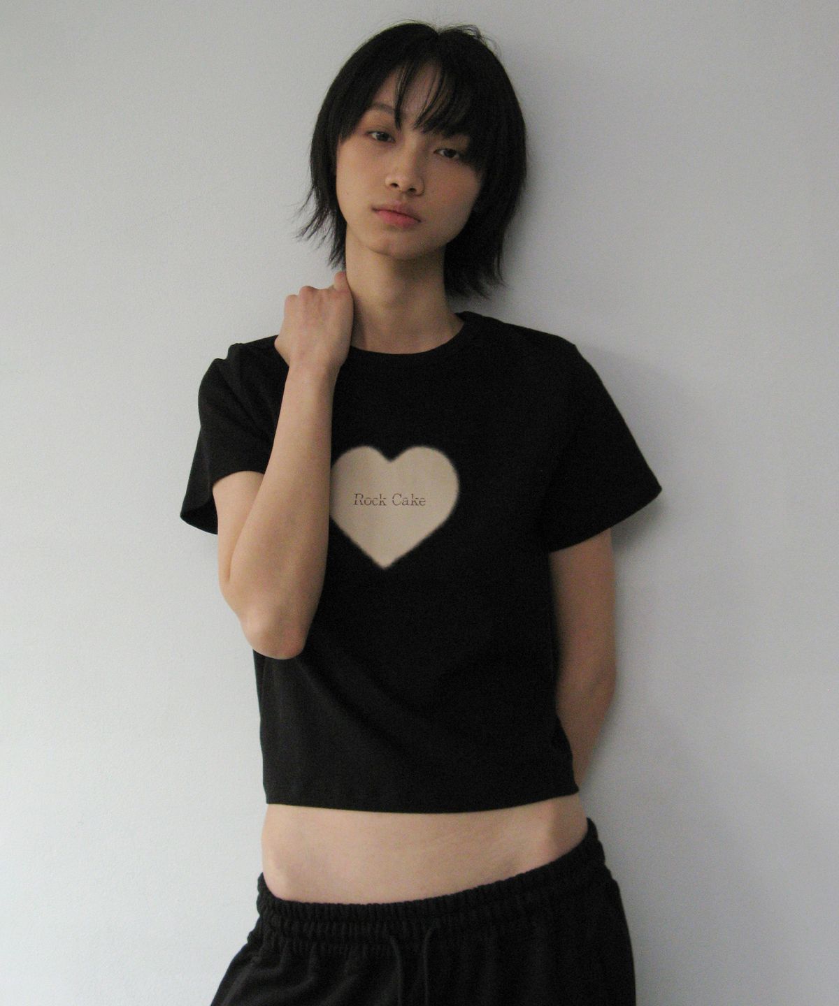 락케이크(ROCKCAKE) Heart Graphic Logo Top - Black