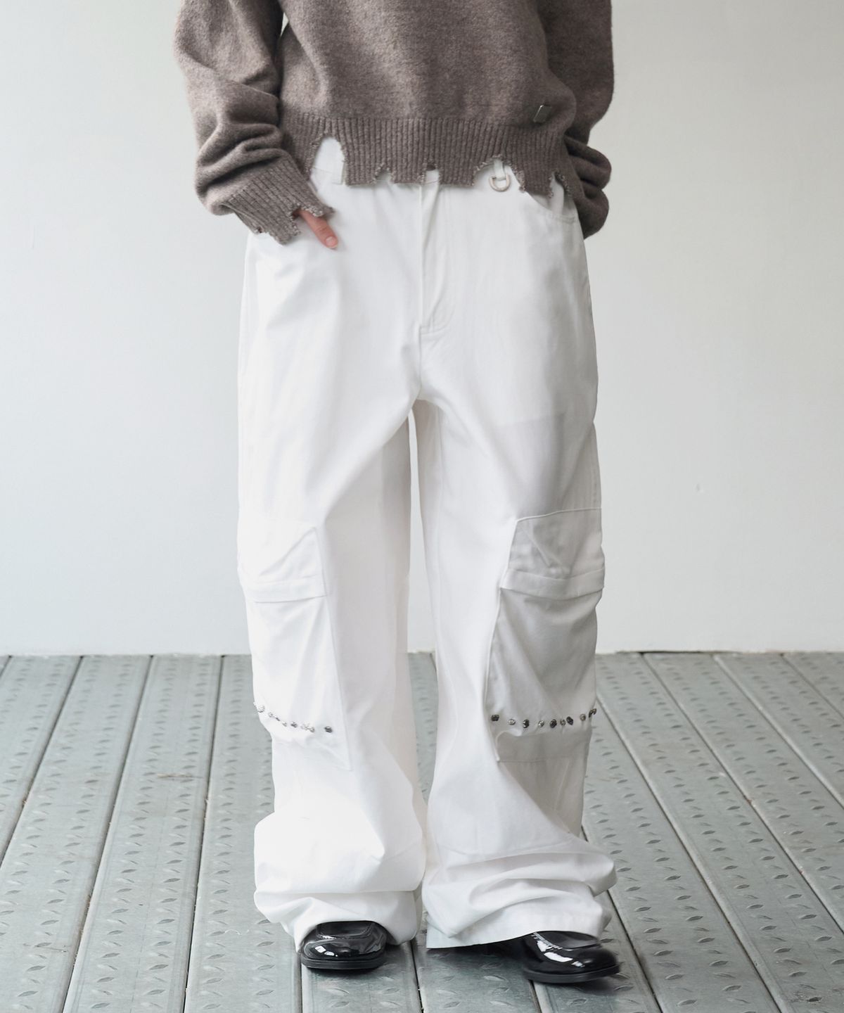 락케이크(ROCKCAKE) Pocket Studded Pants - White