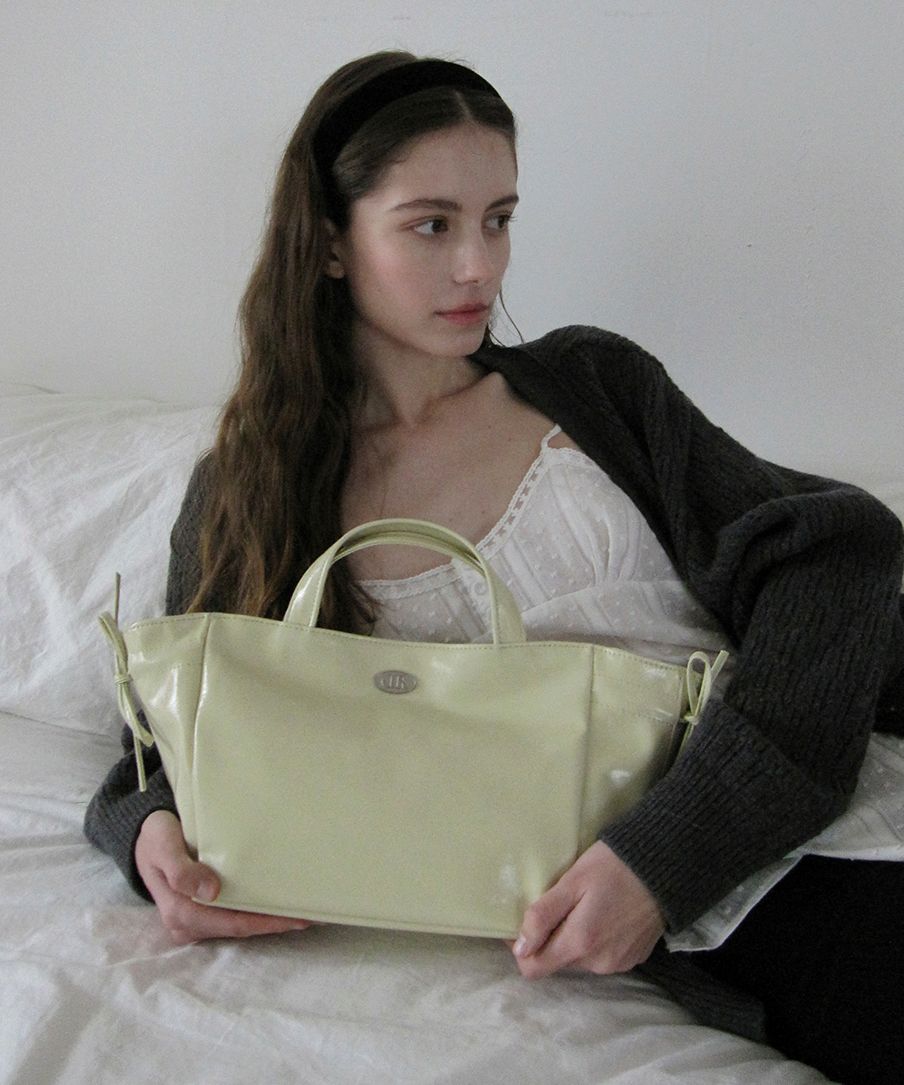 ★dumaro★ Banana Tote Bag Ivory MUSINSA | DUMARO Banana Tote Bag / Cream