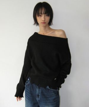 [이시안 착용] Off Shoulder Damaged Knit - Black