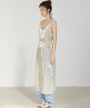 글로시 오간자 스트랩 드레스 샴페인